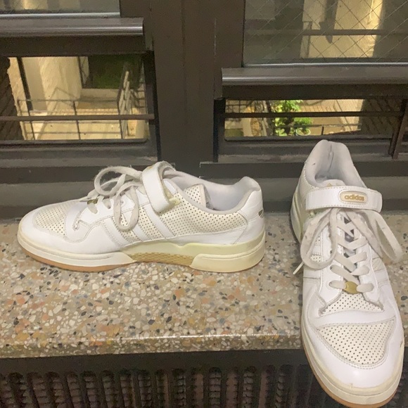 Adidas - Picture 3 of 5